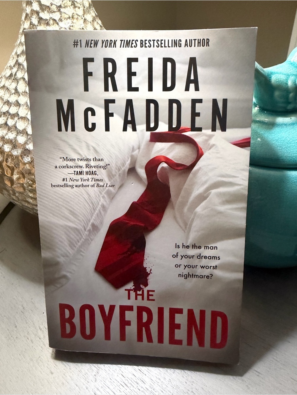 Freida McFadden "The Boyfriend" - EUC